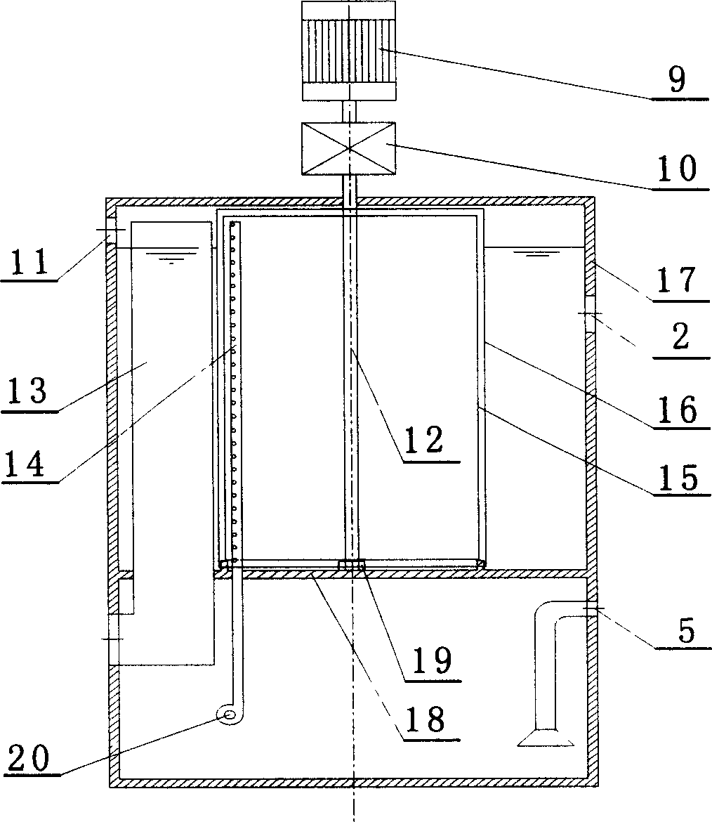 Water taking-out method and automatic scrubbing apparatus by urban sewage low-order heat energy