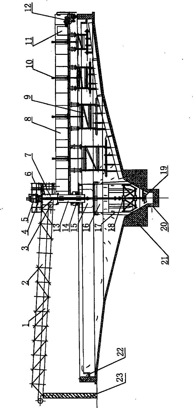 Automatic rake-lifting concentrator