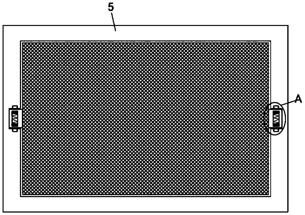 Raw material stone removing device for feed production