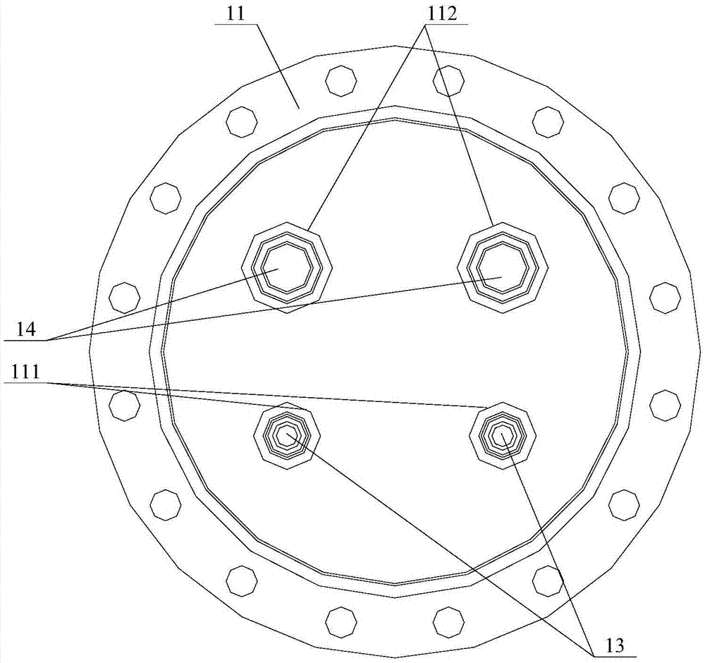 Dry-type evaporator and channel assembly thereof