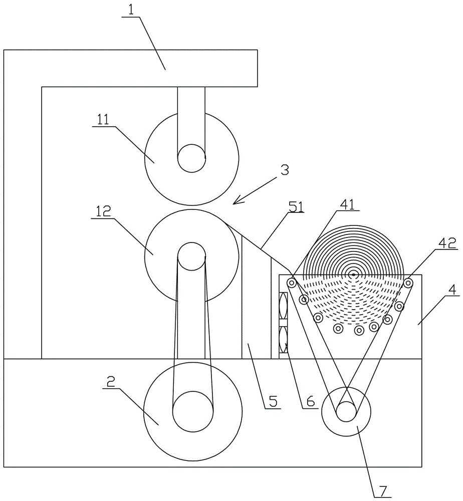 A receiving mechanism capable of automatically collecting pulp output from a pulp press in rolls
