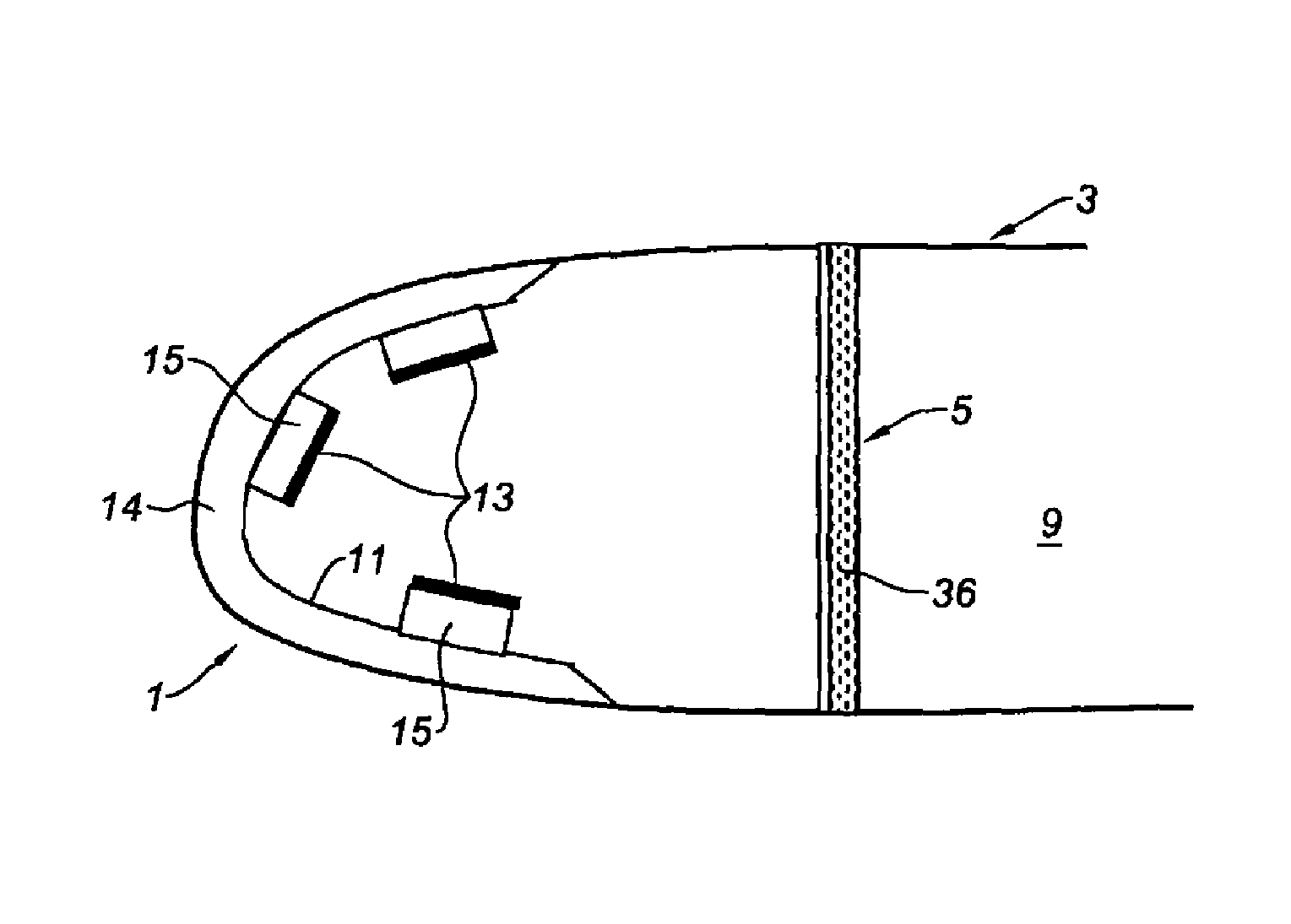 De-icing and/or anti-icing system for the leading edge of an aircraft wing