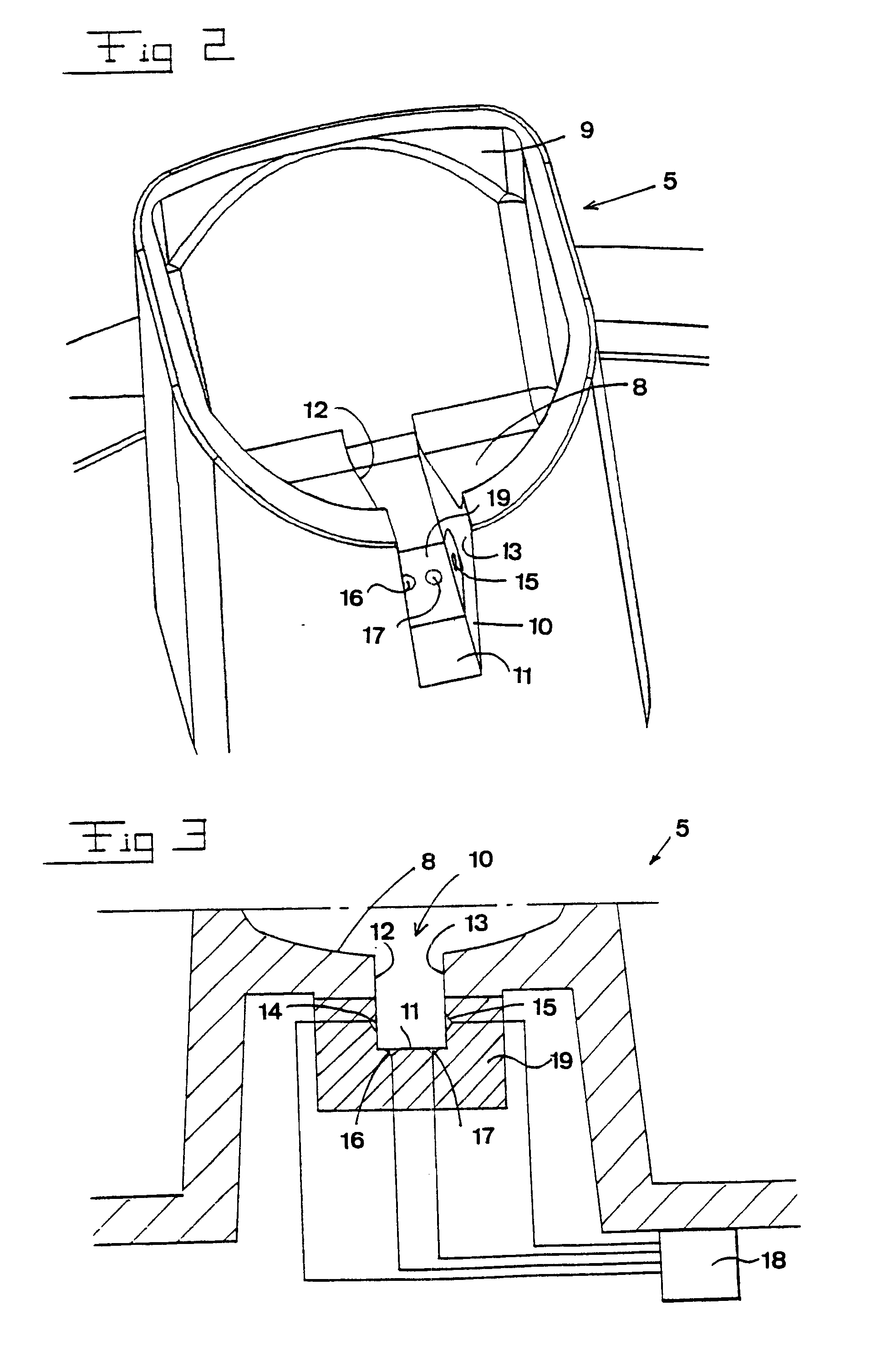 Device for measuring an electrical parameter in the milk