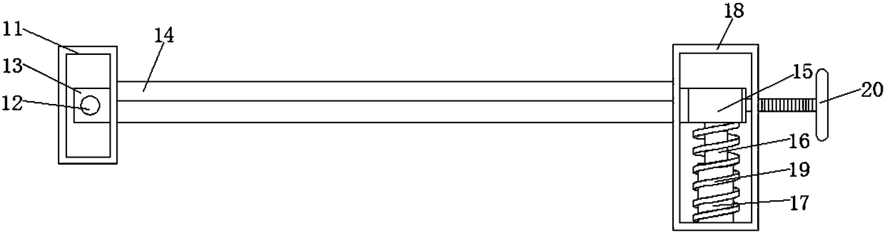 Quantitative cutting device of compound cloth