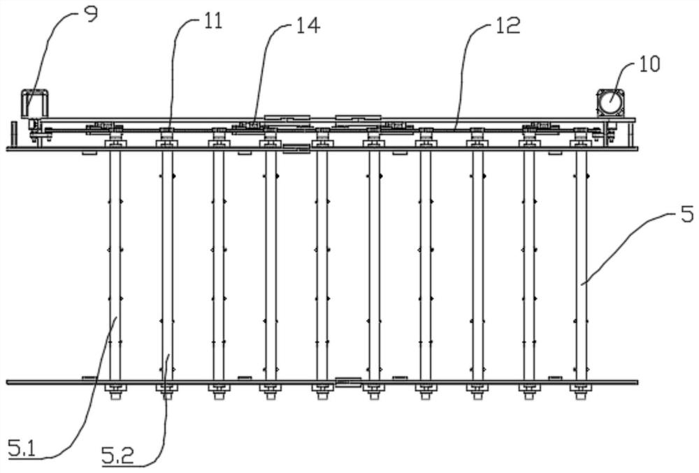 A nozzle steering mechanism and a plastic tank cleaning device using the nozzle steering mechanism