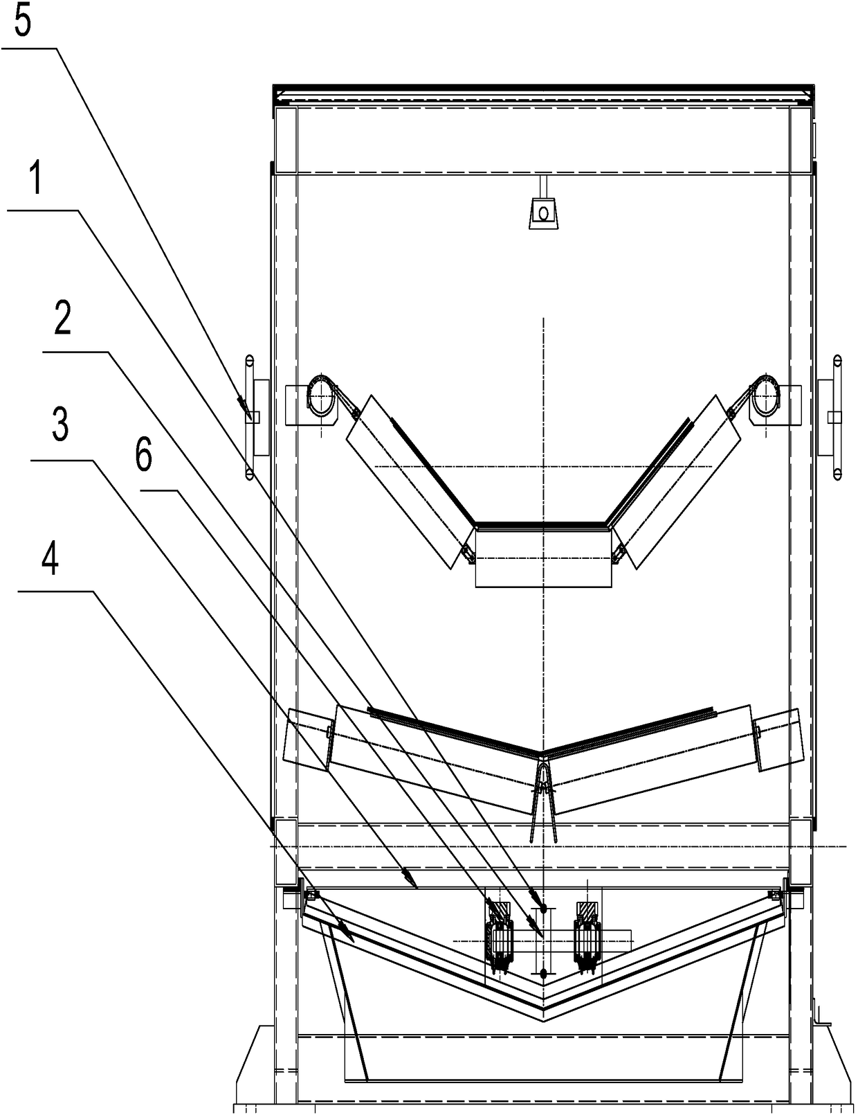 A material spreading and cleaning device for a belt conveyor