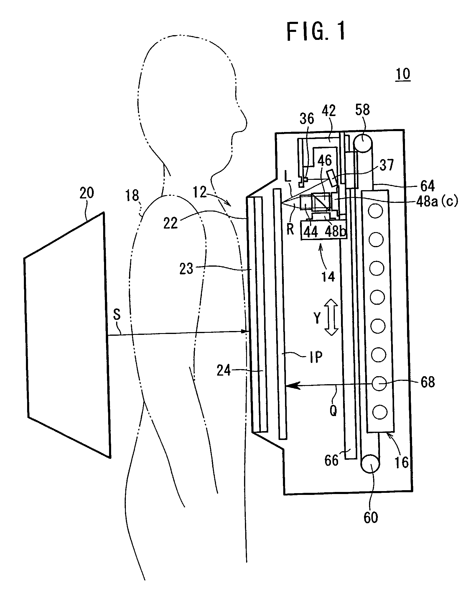 Radiation image information reading apparatus with radiation conversion panel, and method of correcting sensitivity of radiation conversion panel