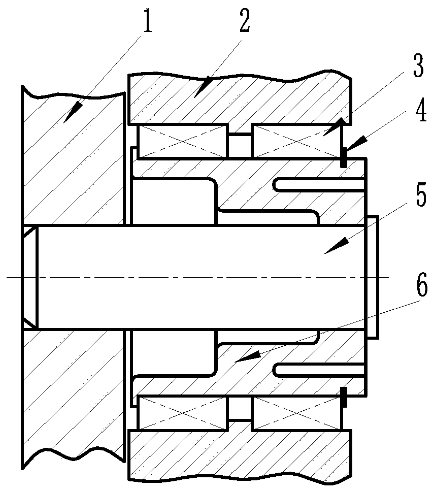 Novel flexible pin roll load equalizing structure capable of eliminating axial dip angle of planet wheel