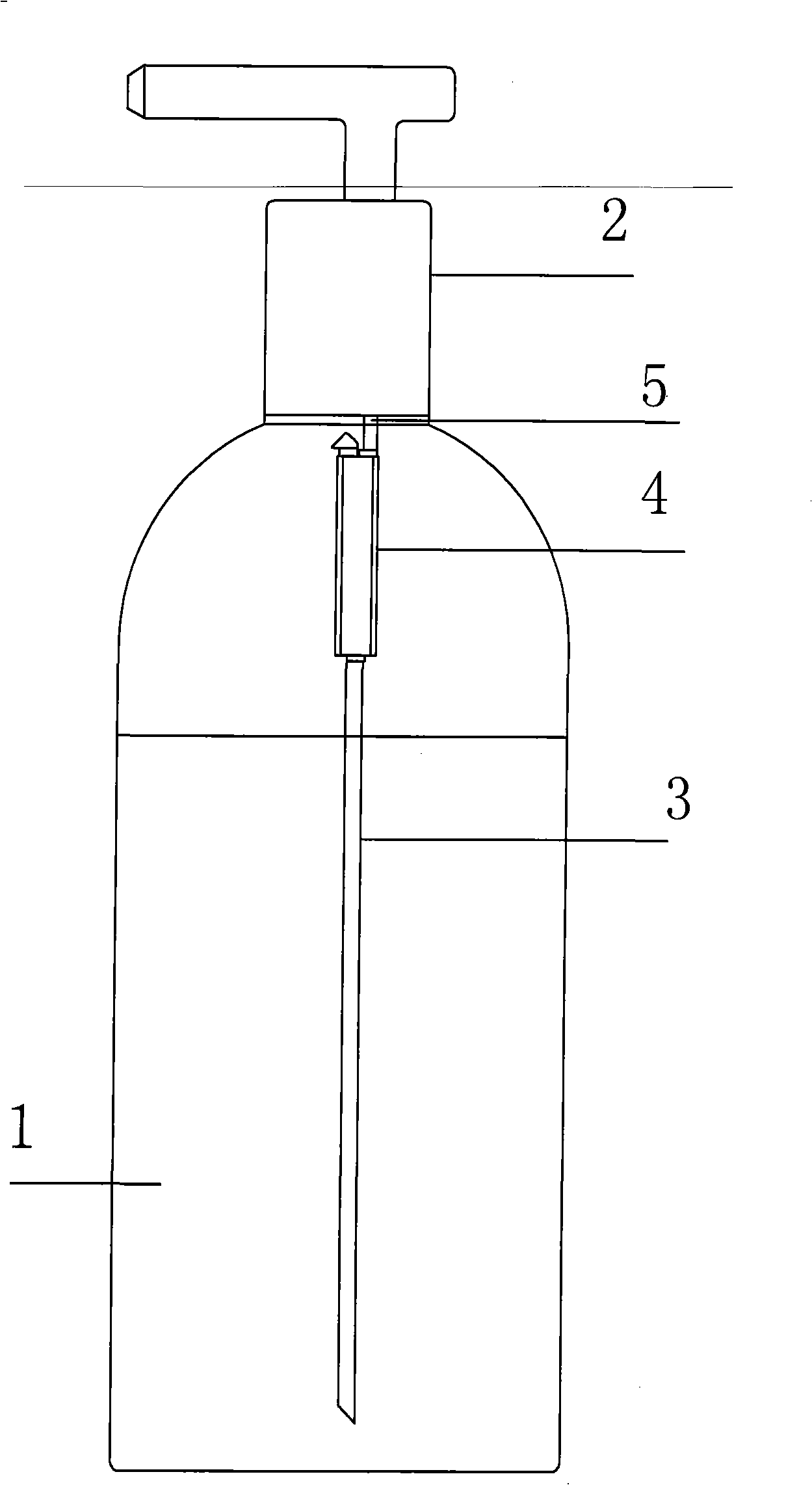 Apparatus for discharging solution from catheter with pressure difference