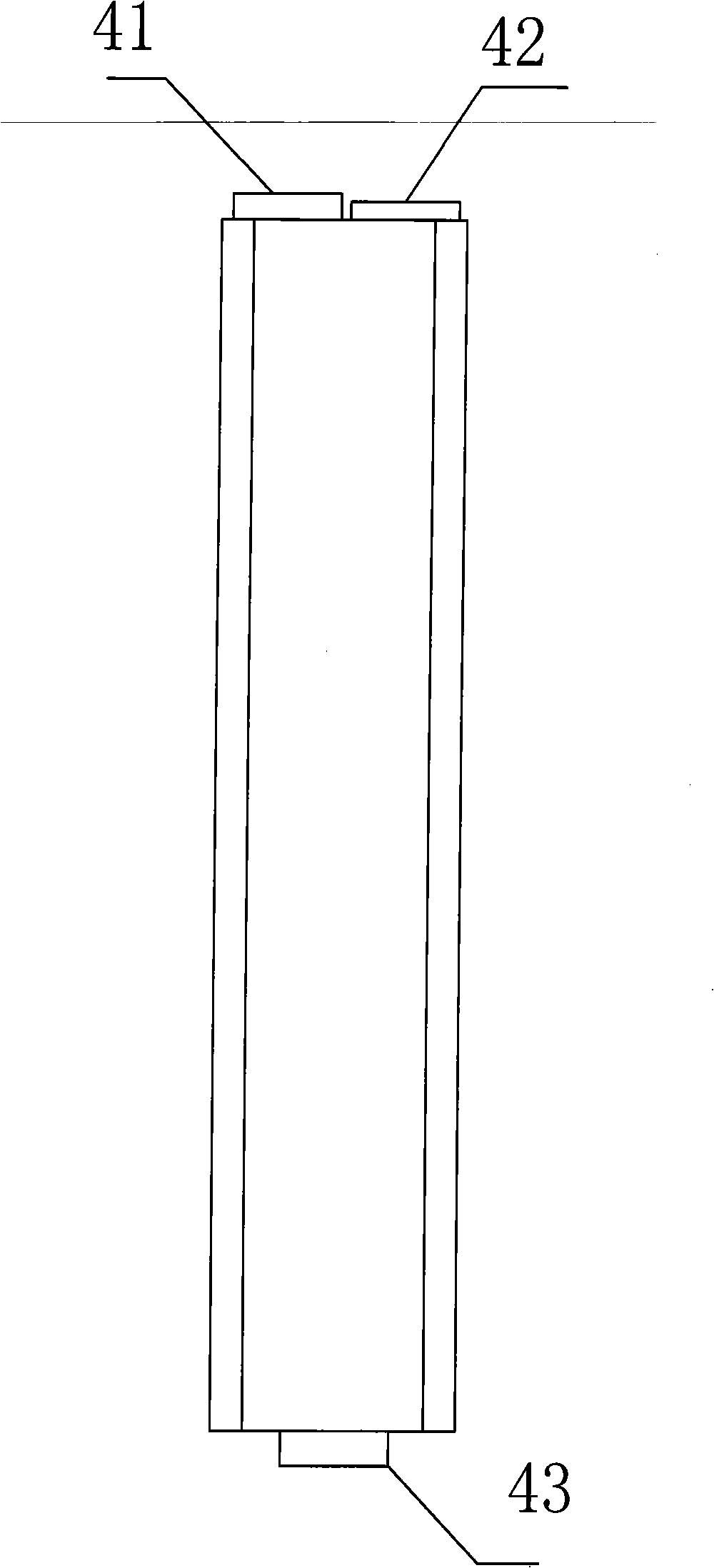 Apparatus for discharging solution from catheter with pressure difference