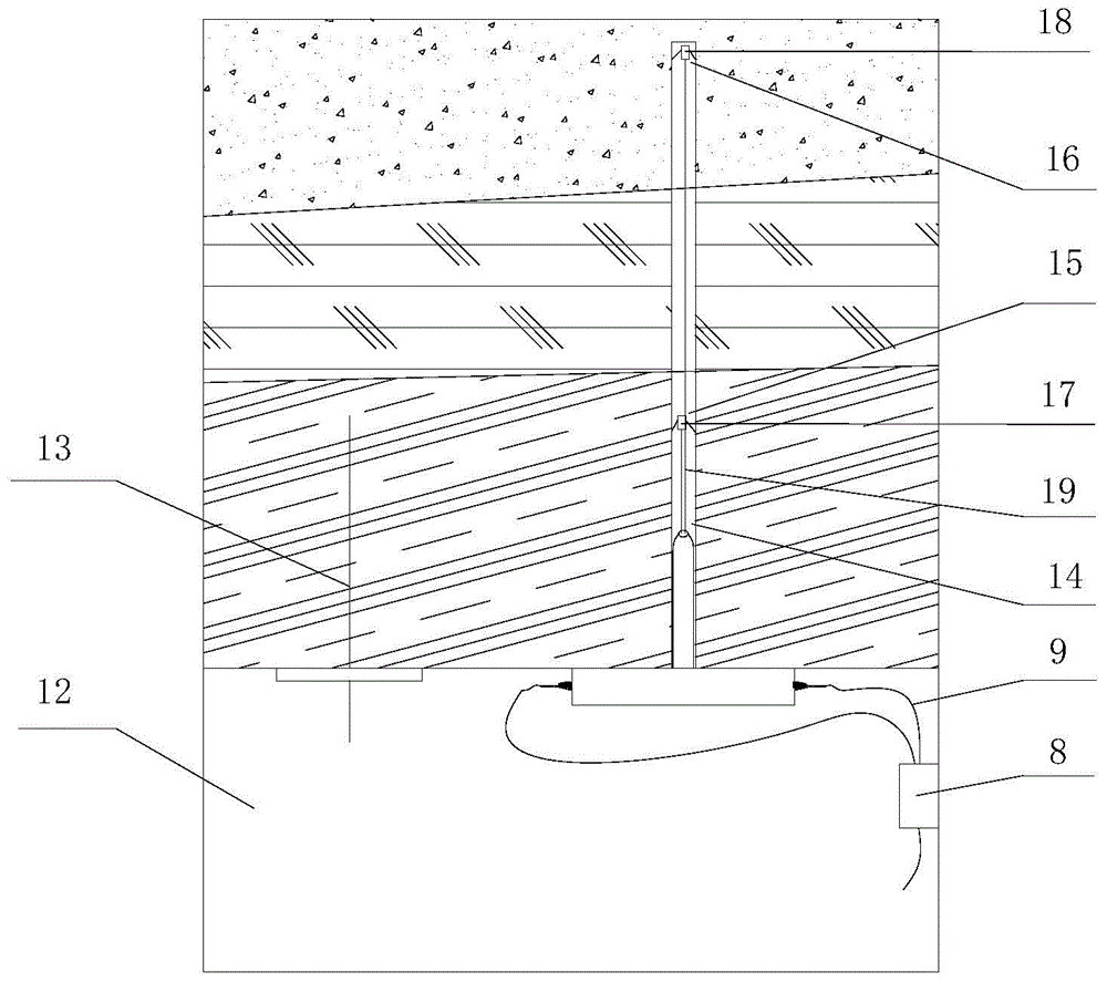 Tunnel roof separation dynamic monitoring system based on fiber bragg grating and early-warning method thereof