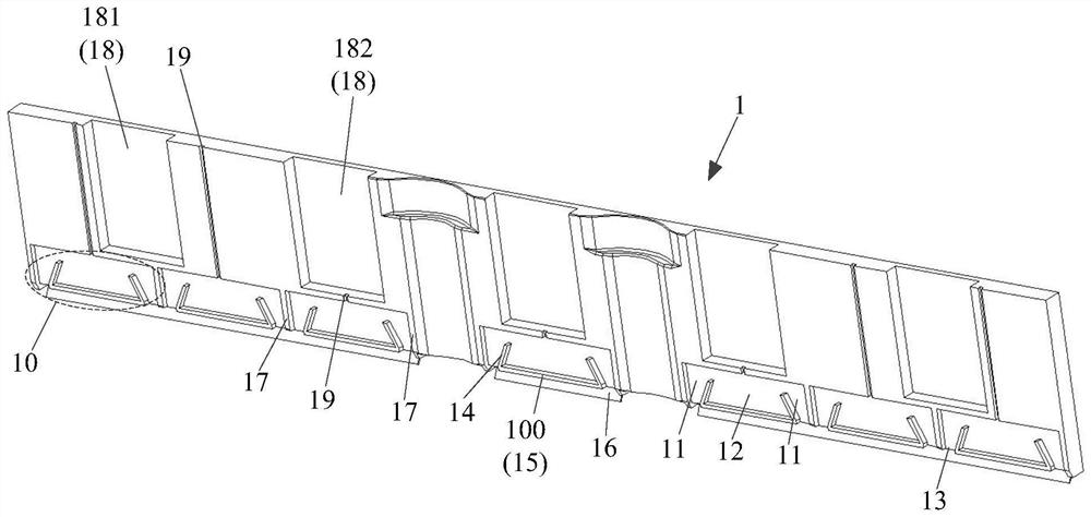 End insulating plate, battery device and assembling method of battery ...