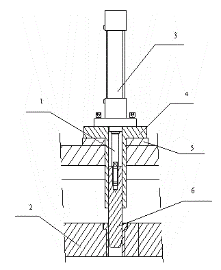 Rubber hose cutting-off device for preventing cutting knife from being deviated
