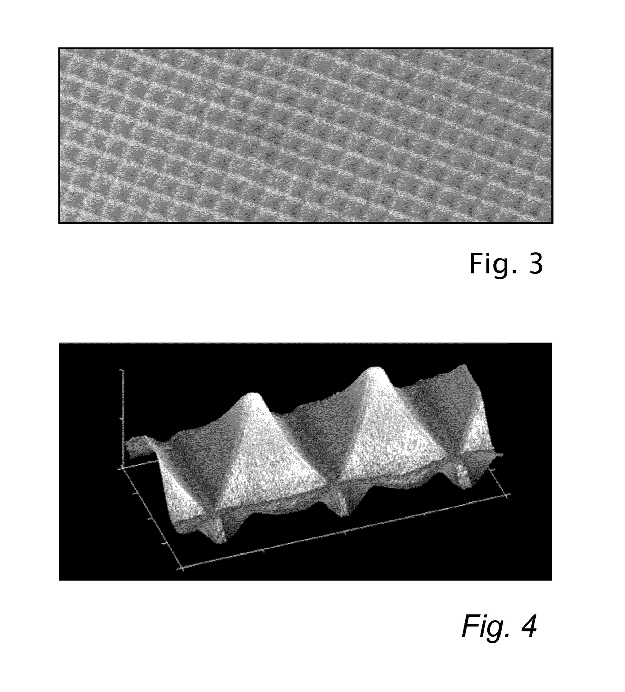 Light source with diffractive outcoupling