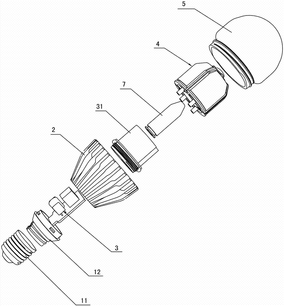 Light emitting diode (LED) spherical lamp transmitting heat through liquid