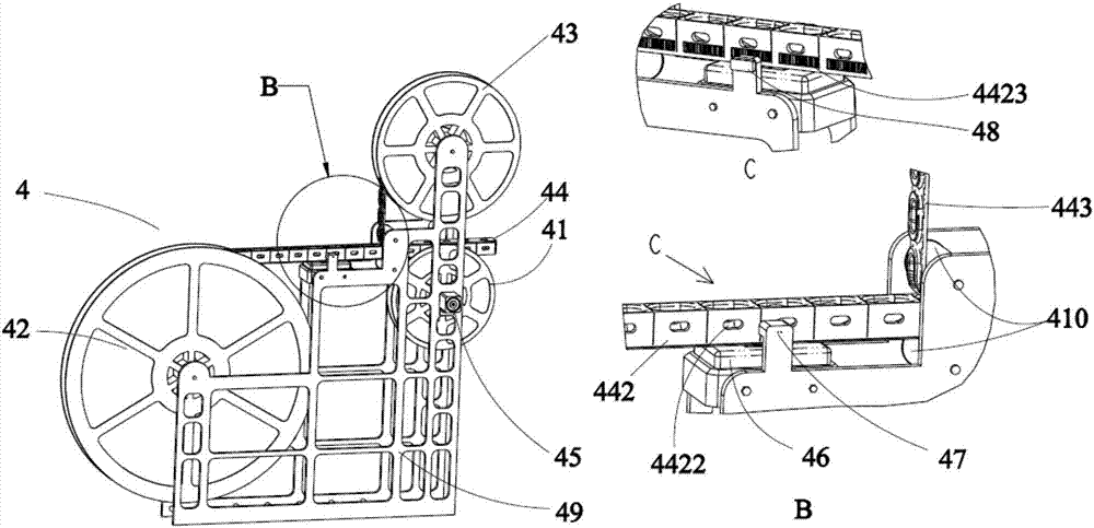 Semiautomatic strawberry harvesting and packing equipment and strawberry packing bag thereof