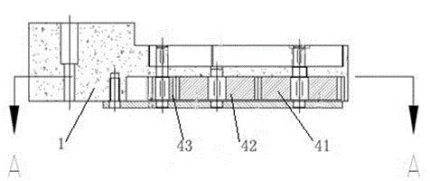 Turnoff mechanism for sorting on two sides of linear sorting machine and use method of turnoff mechanism