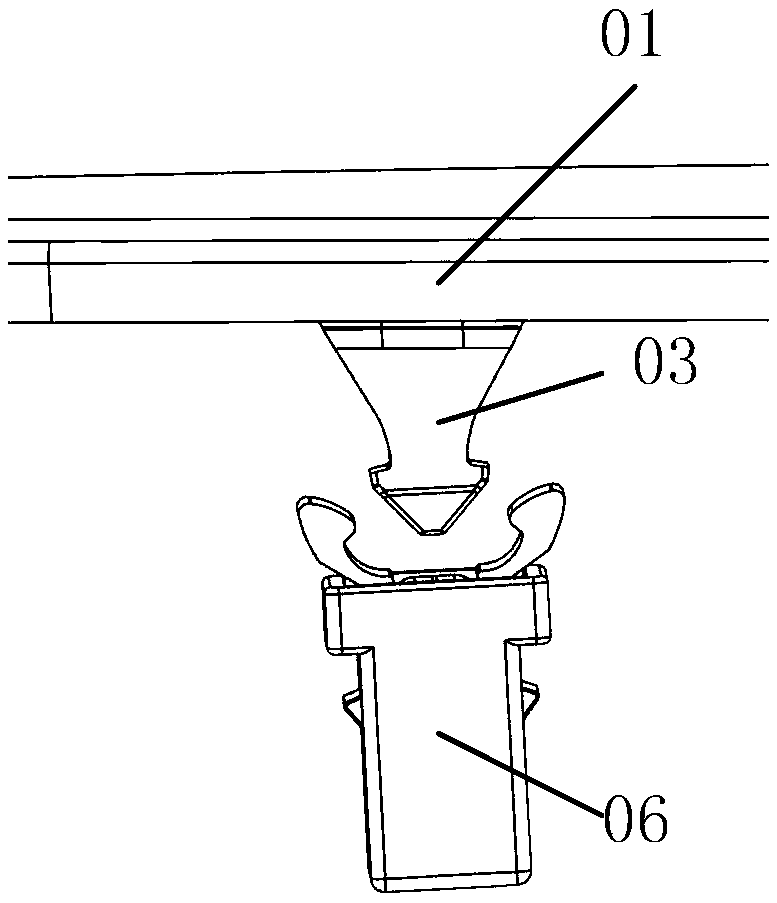 Locking assembly used for opening and closing charging port cover