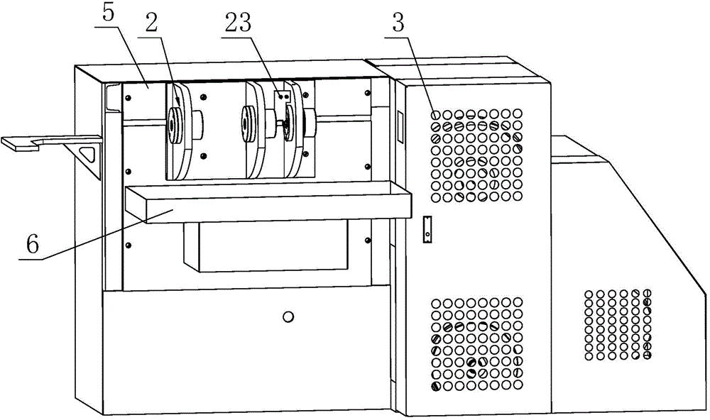 Equipment for scraping surface of aluminum soldering material