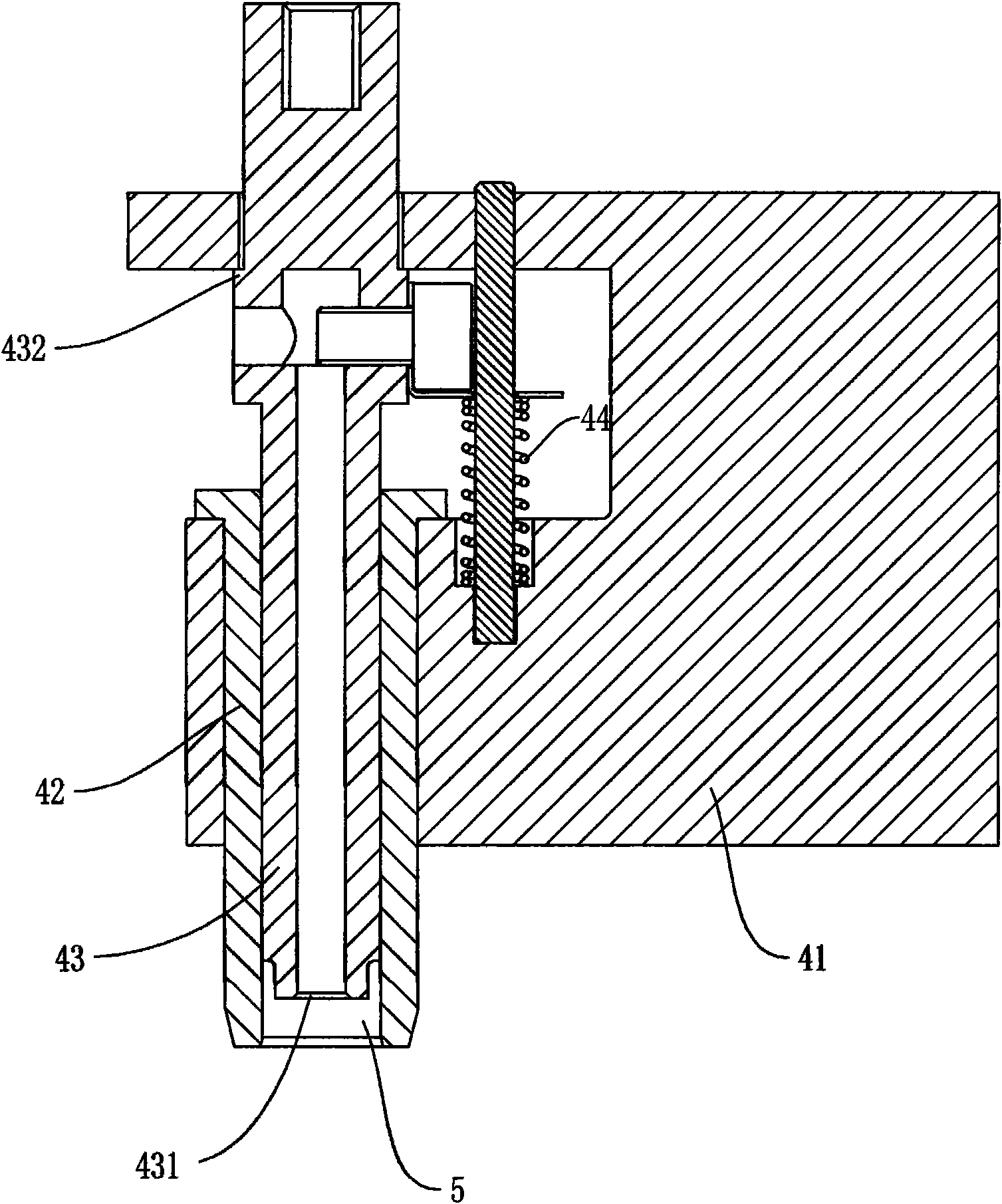 Automatic assembling device for elements and assembling method thereof
