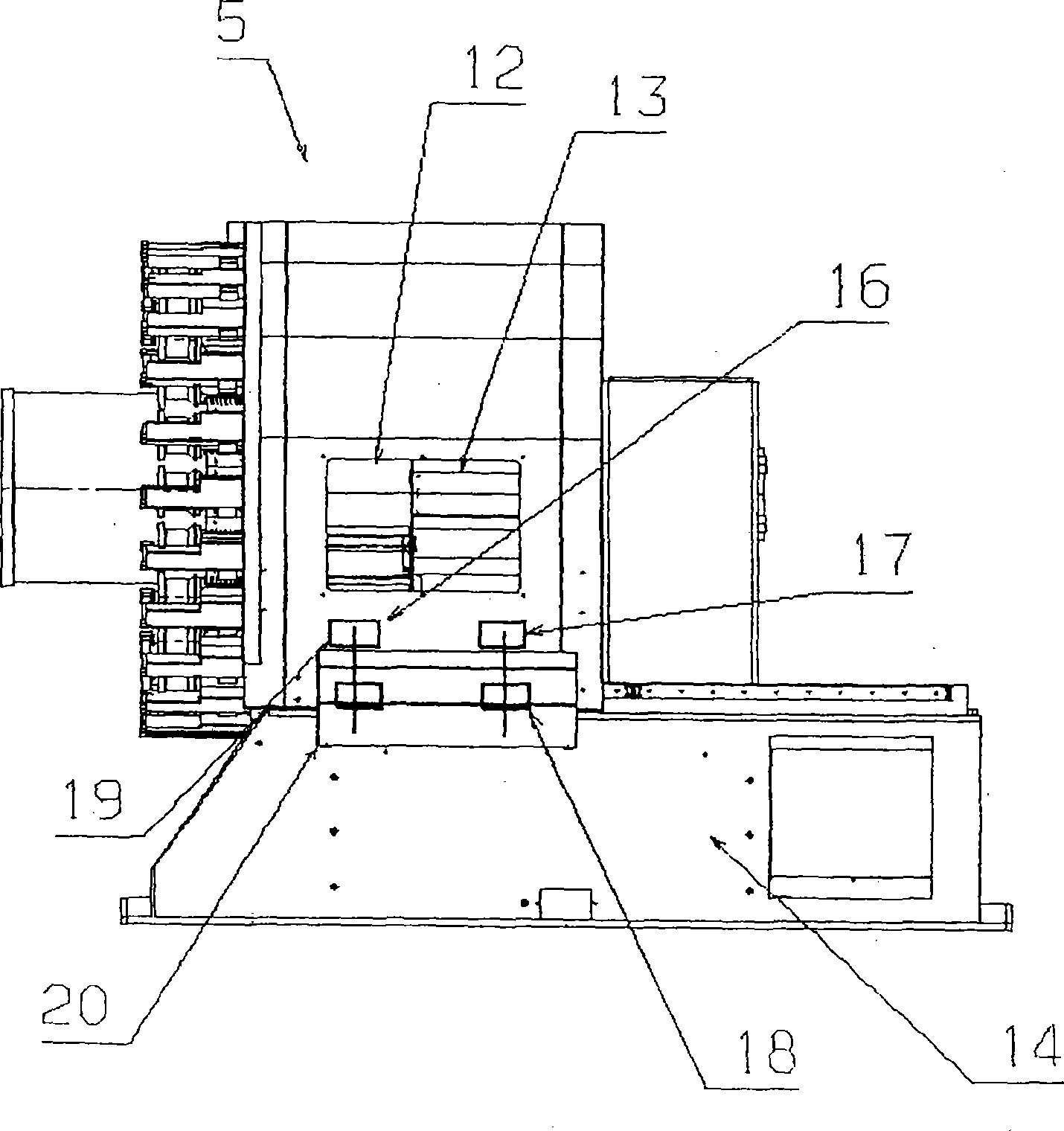 Rotating creels for jacquard chain warpers, jacquard chain warpers and method for measuring bobbin diameters