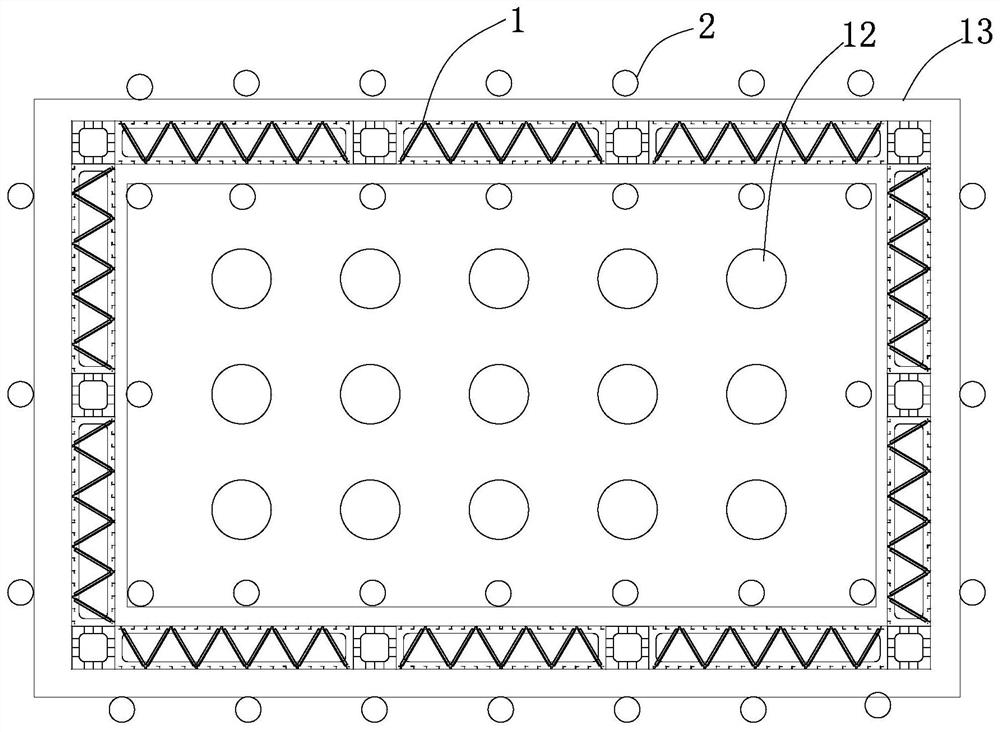 Structure and method for lowering steel cofferdam through drilling platform steel pipe piles