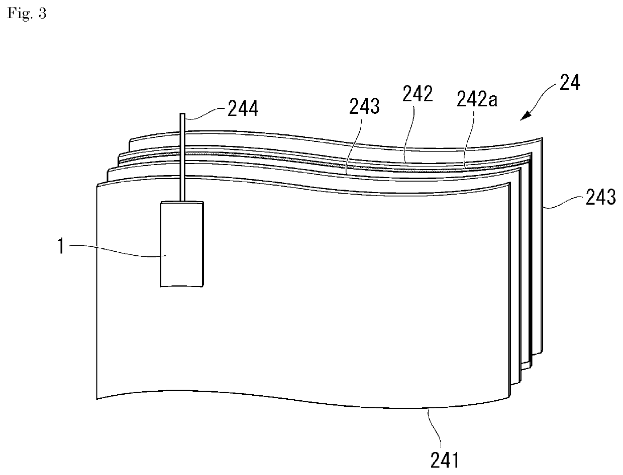 Battery and method of manufacturing battery