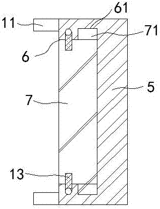 Auxiliary device facilitating communication cabinet car loading and car loading method thereof