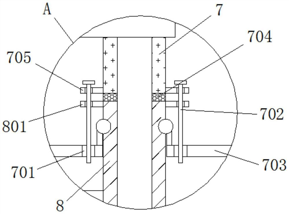 Emergency showering fire extinguishing device for laboratory