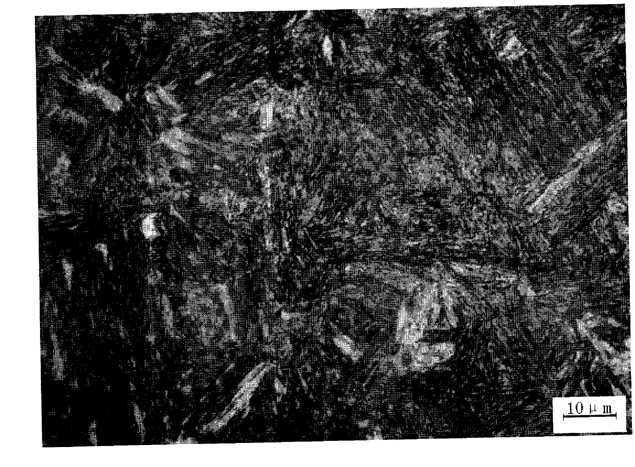 La-containing high-strength steel plate and heat treatment technology thereof