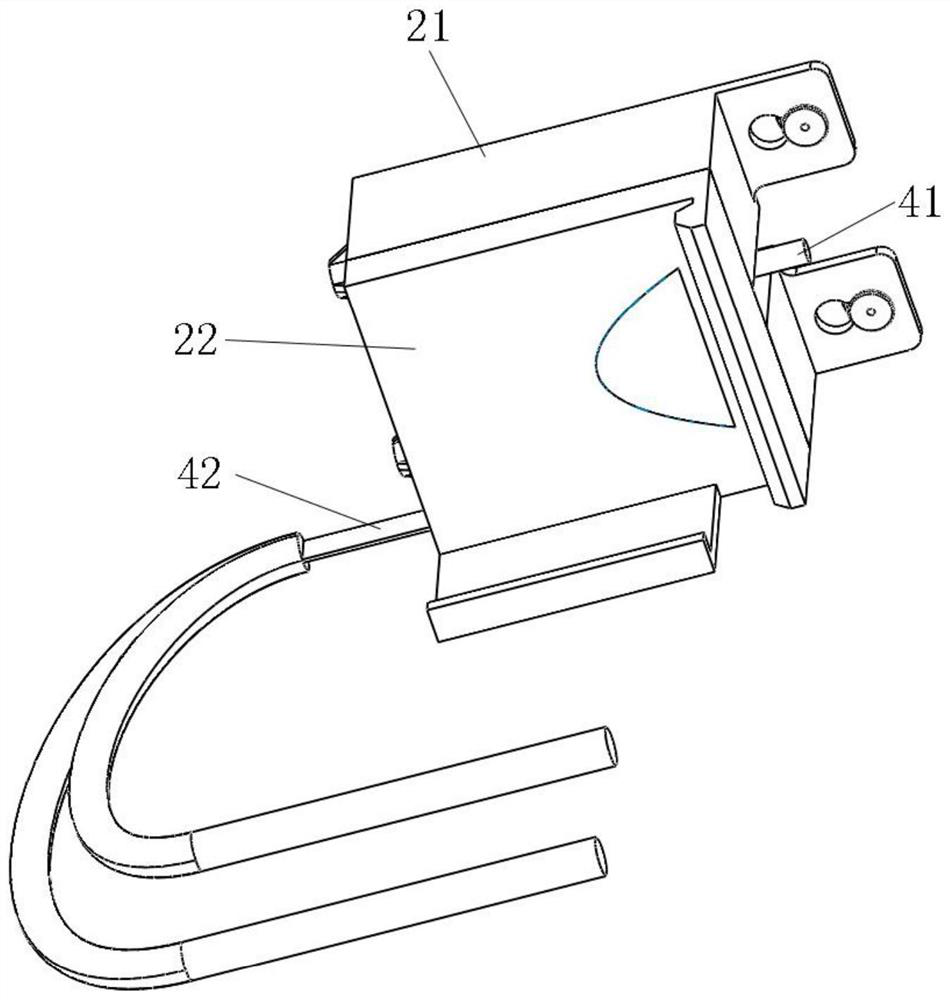 Whole cabinet server and automatic take-up mechanism thereof