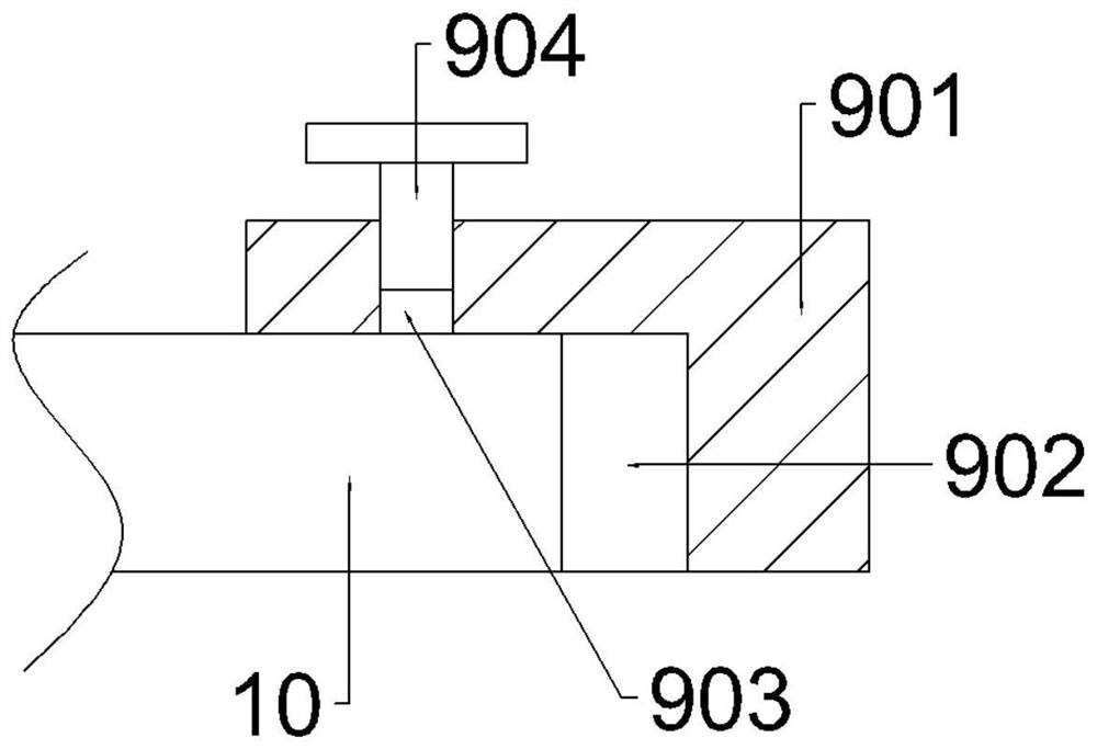 A device for processing medicinal materials based on the principle of intermittent equidistant feeding