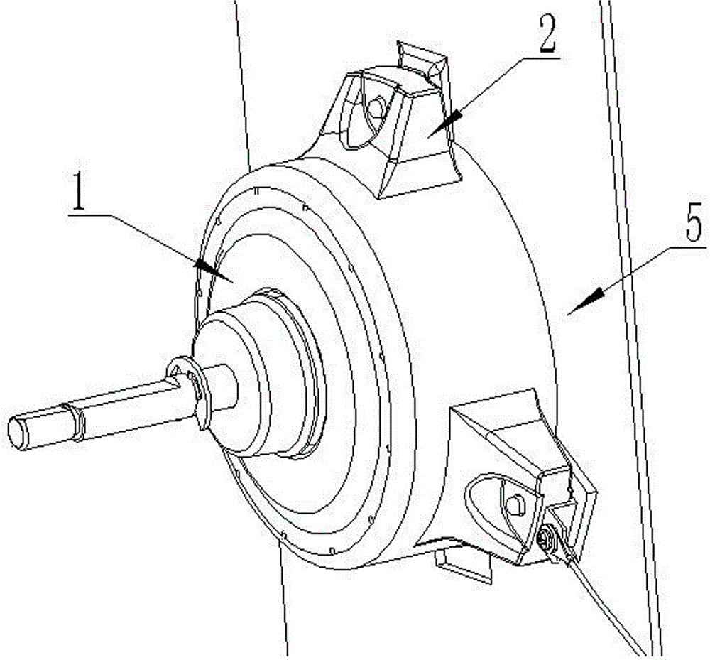 Plastic packaging motor with mounting foot grounding structure