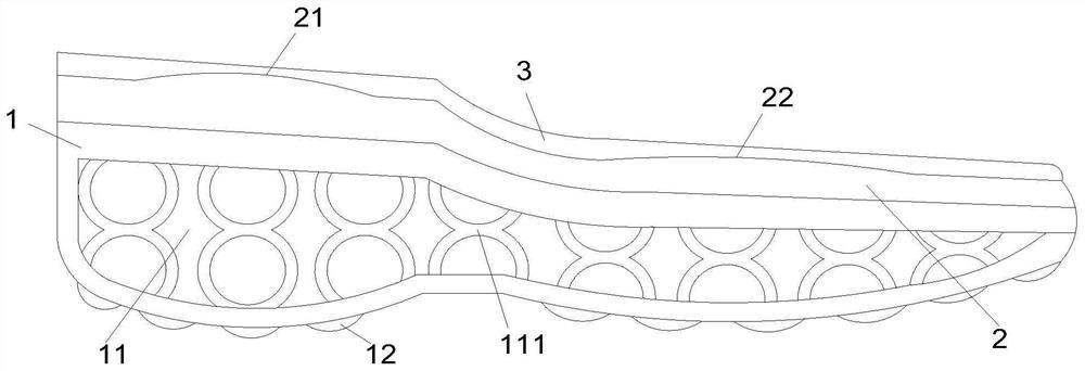 Low-cost breathable heat dissipation type sneaker sole and sneaker