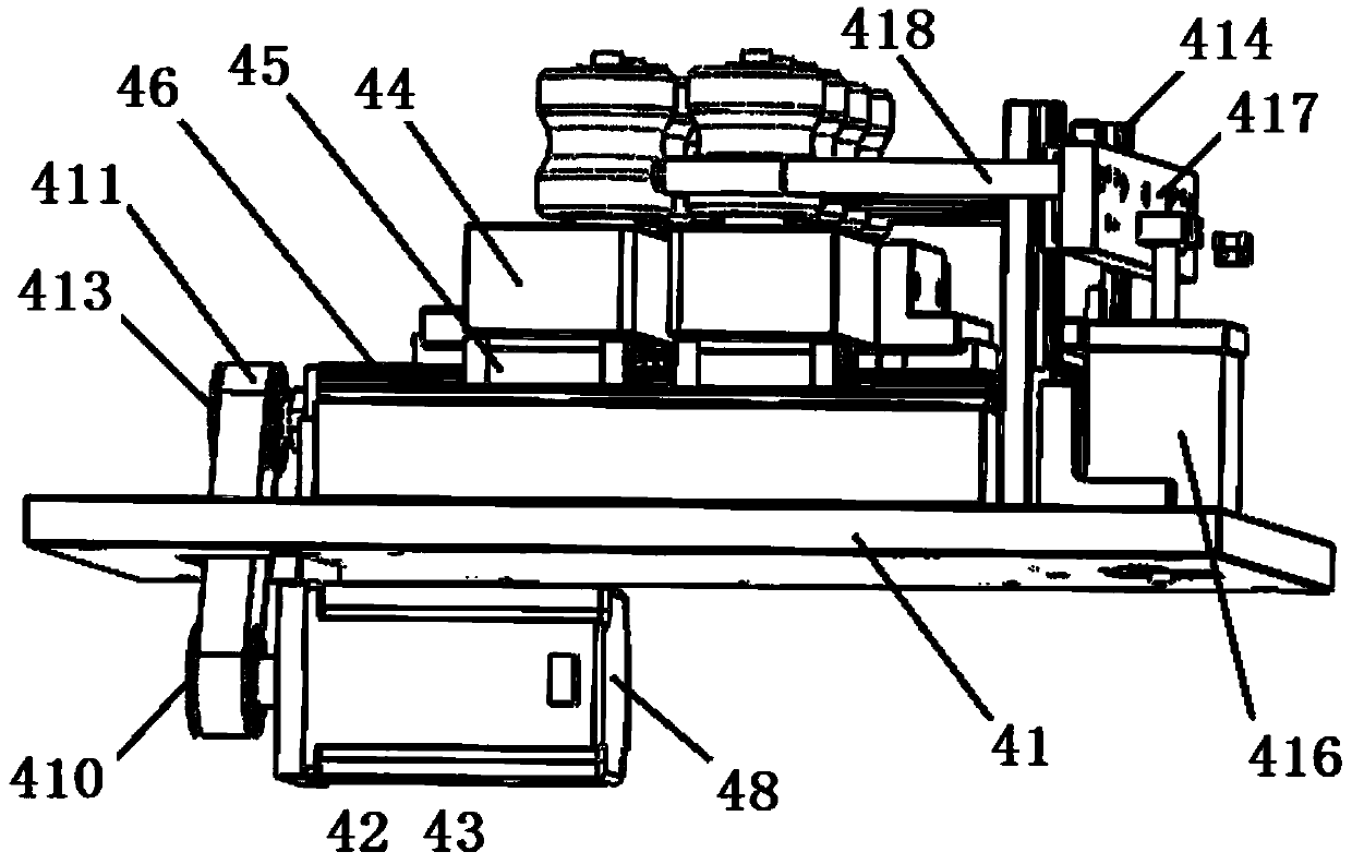 Automatic cable conveying and straightening device