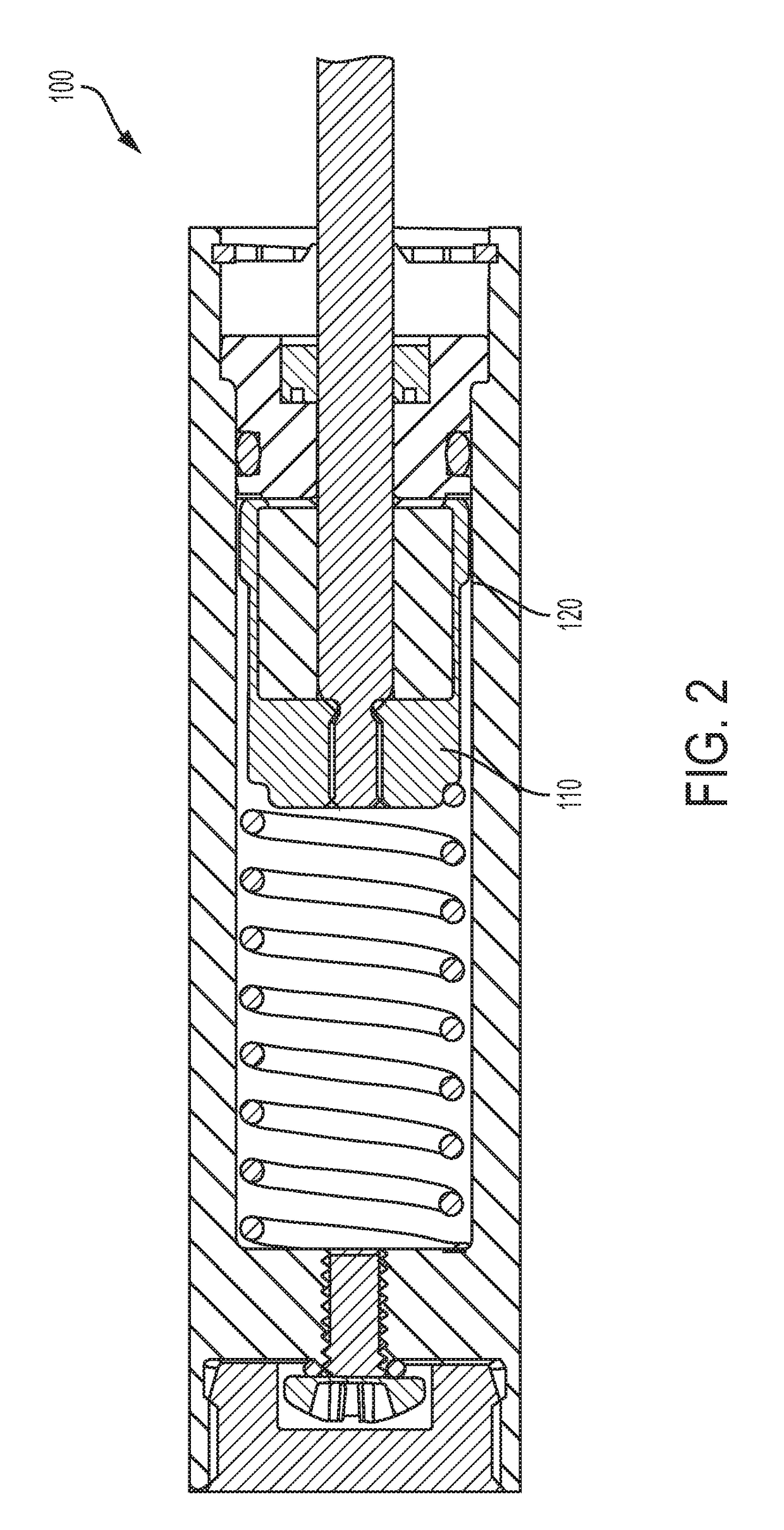 Hydraulic energy absorption device with a displaceable accumulator