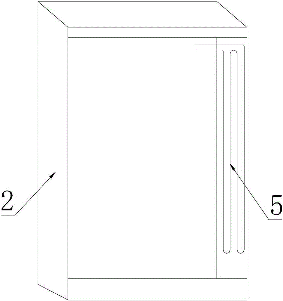 Door ice making system for making transparent ice and refrigerator