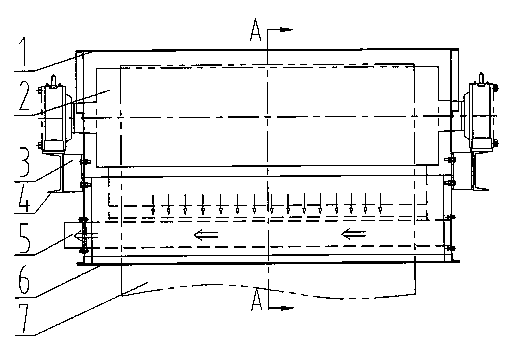 Dust collecting device at vertical straining portion of air cushion