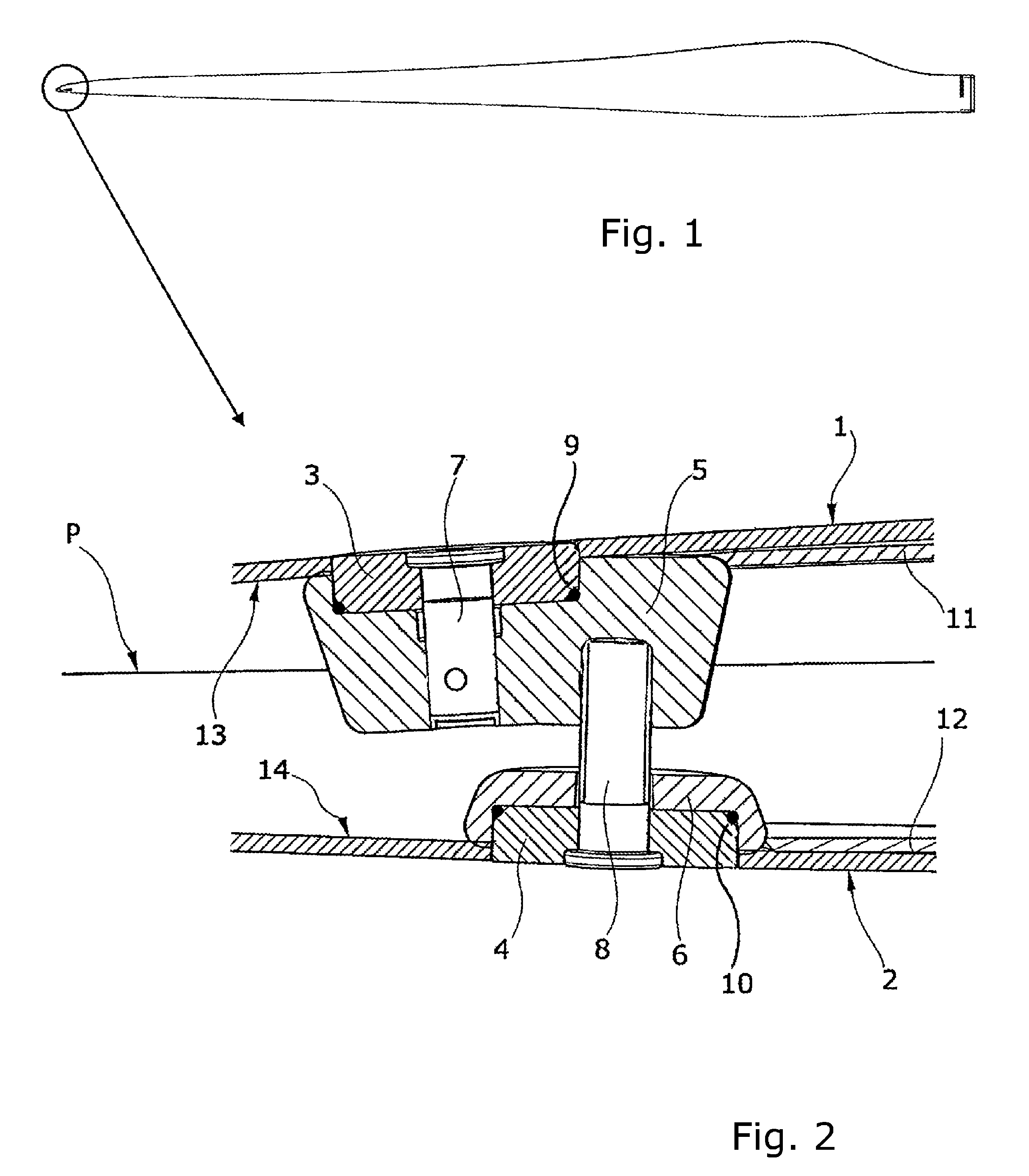 Wind turbine rotor blade and method of manufacturing such rotor blade