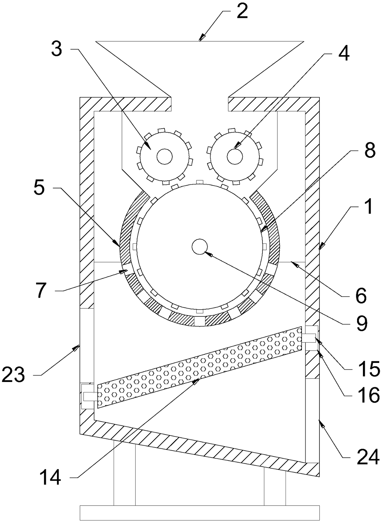 Concrete crushing device with metal part recovery function