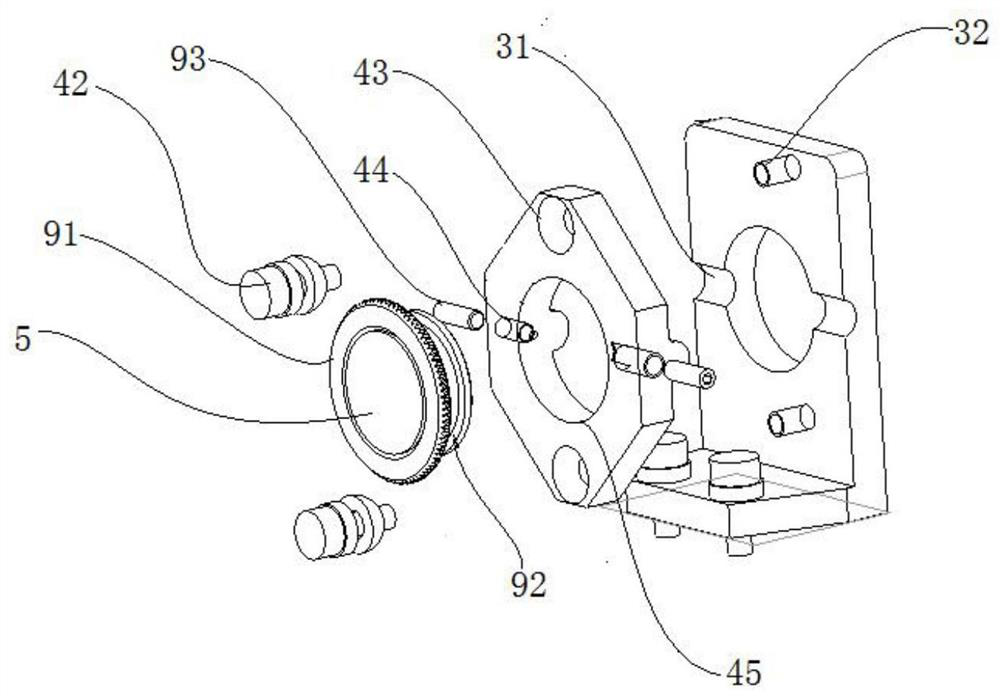 Centering three-degree-of-freedom adjusting lens bracket capable of meeting environmental adaptability test