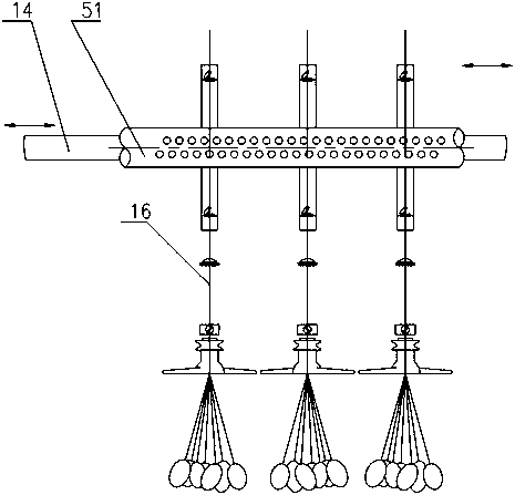 Squeezing type wet raw silk gathering method and special device