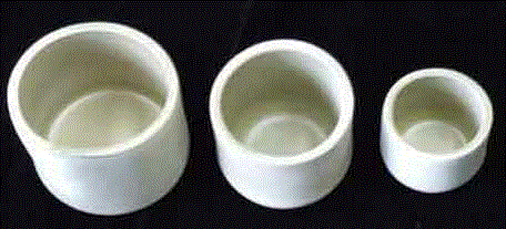 Method for preparing barium zirconate crucible by slip casting