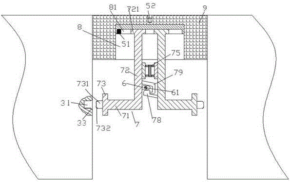 Bridge expansion joint covering structure