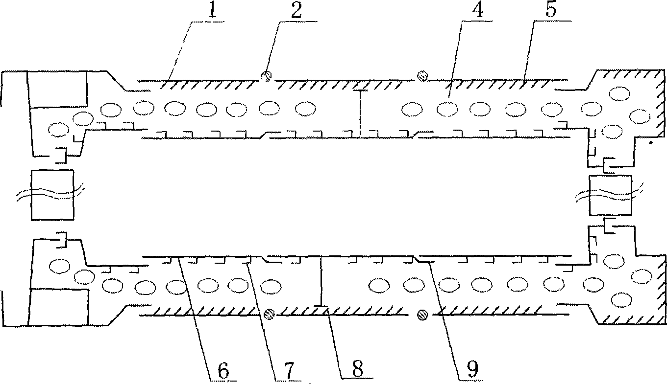 Plastic extrusion and welding heat-insulation plate with inner lining and assembly method thereof