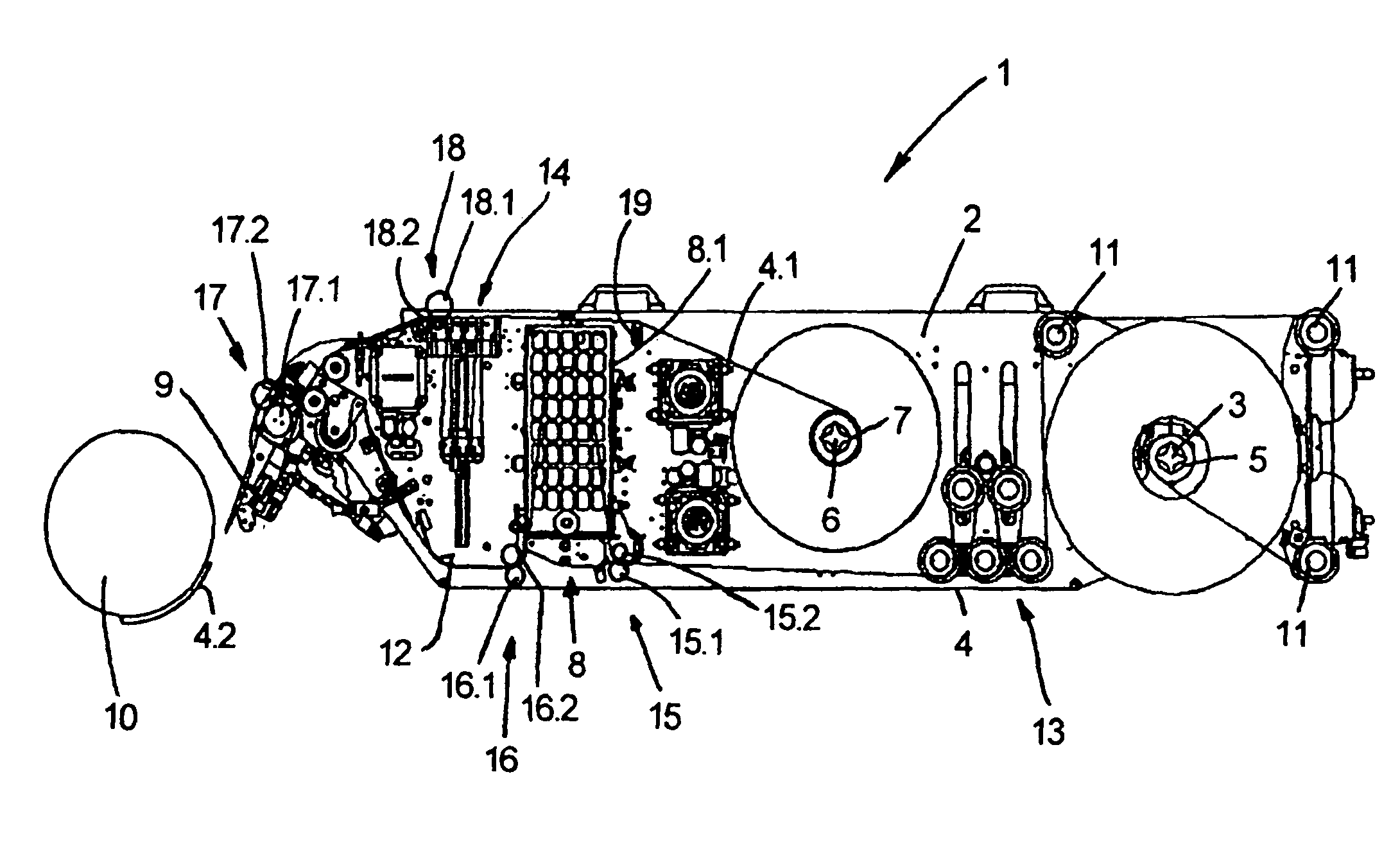 Device for dispensing labels, such as self-adhesive labels, on objects