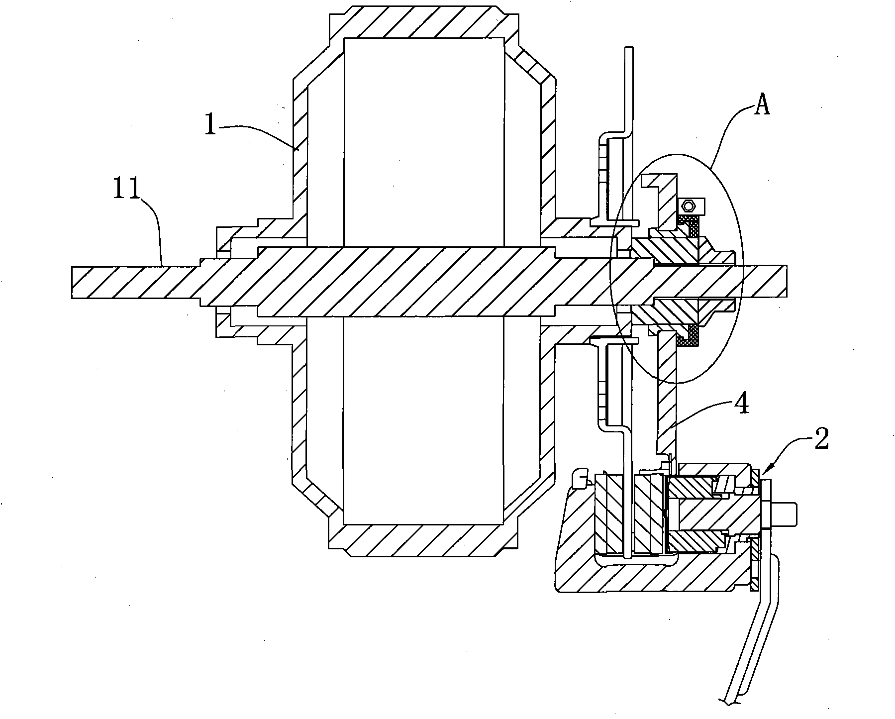 Improved connection structure between disk brake mounting board and wheel hub motor shaft