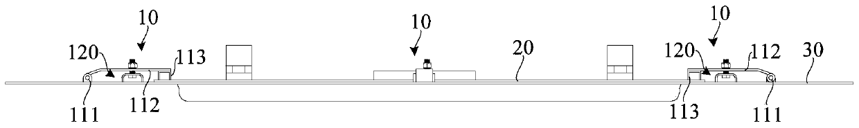 The locking device of the lower side door of the gondola car and the gondola car