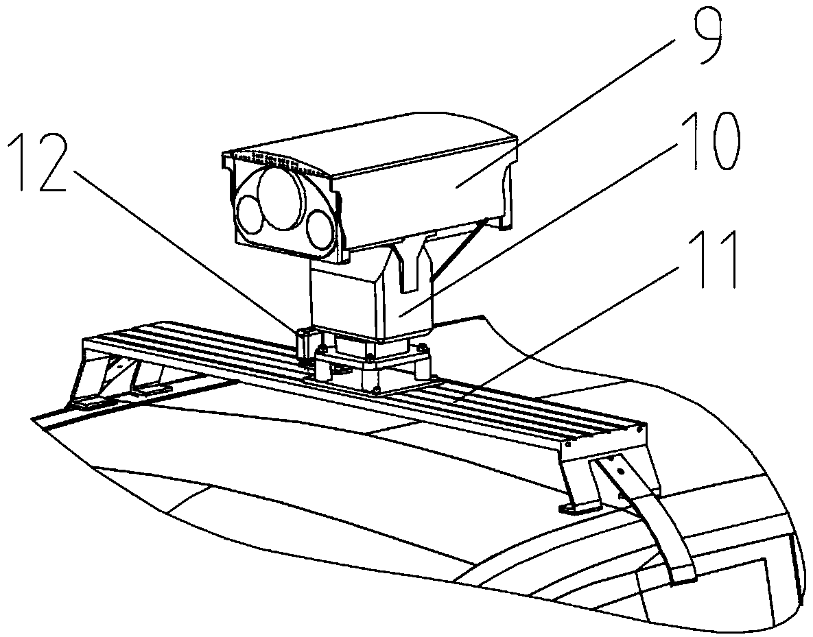 Vehicle-mounted detection device and detection method suitable for patrol inspection of power distribution lines