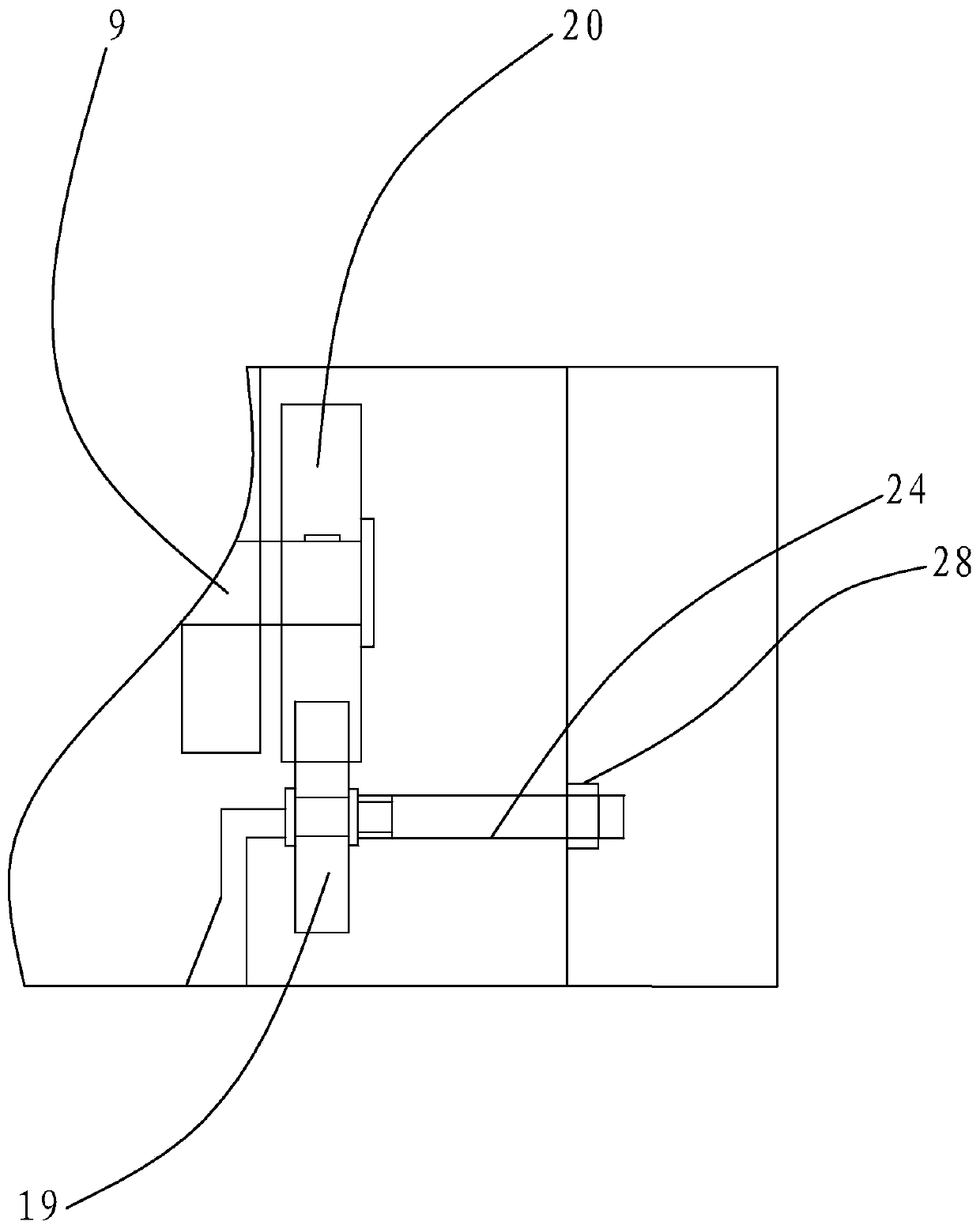 Coil winding equipment with self-expansion type winding shaft